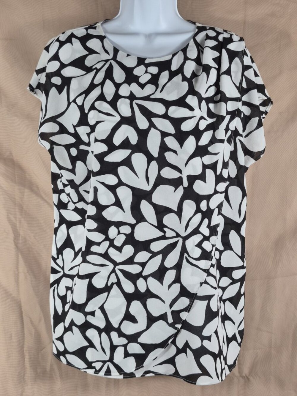 Liz Clairborne Women's Black/White Floral Capped Sleeve Wrap Around Top Size L